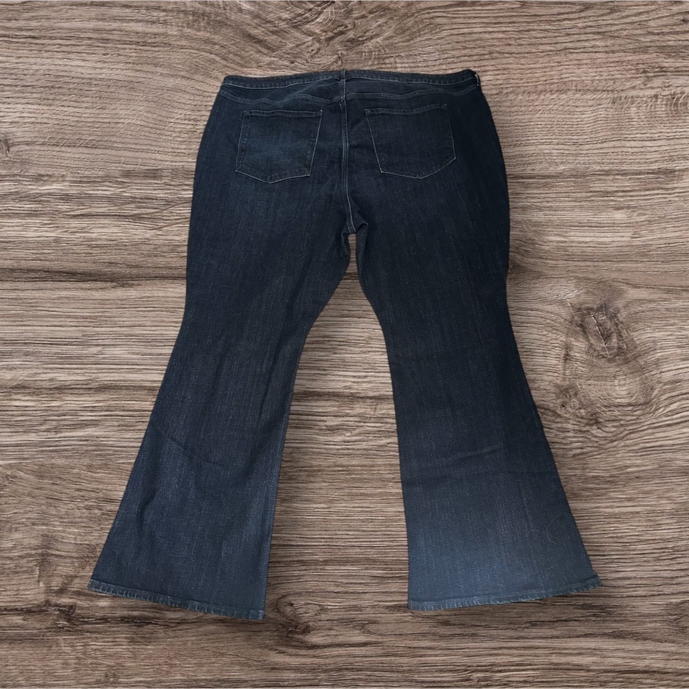 ⭐️NWT⭐️ Old Navy “Higher High-Rise Secret Smooth Pockets Flare Size 28 - Picture 3 of 8